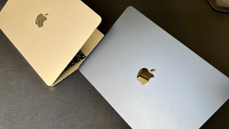 MacBook Air color Midnight color Starlight color 